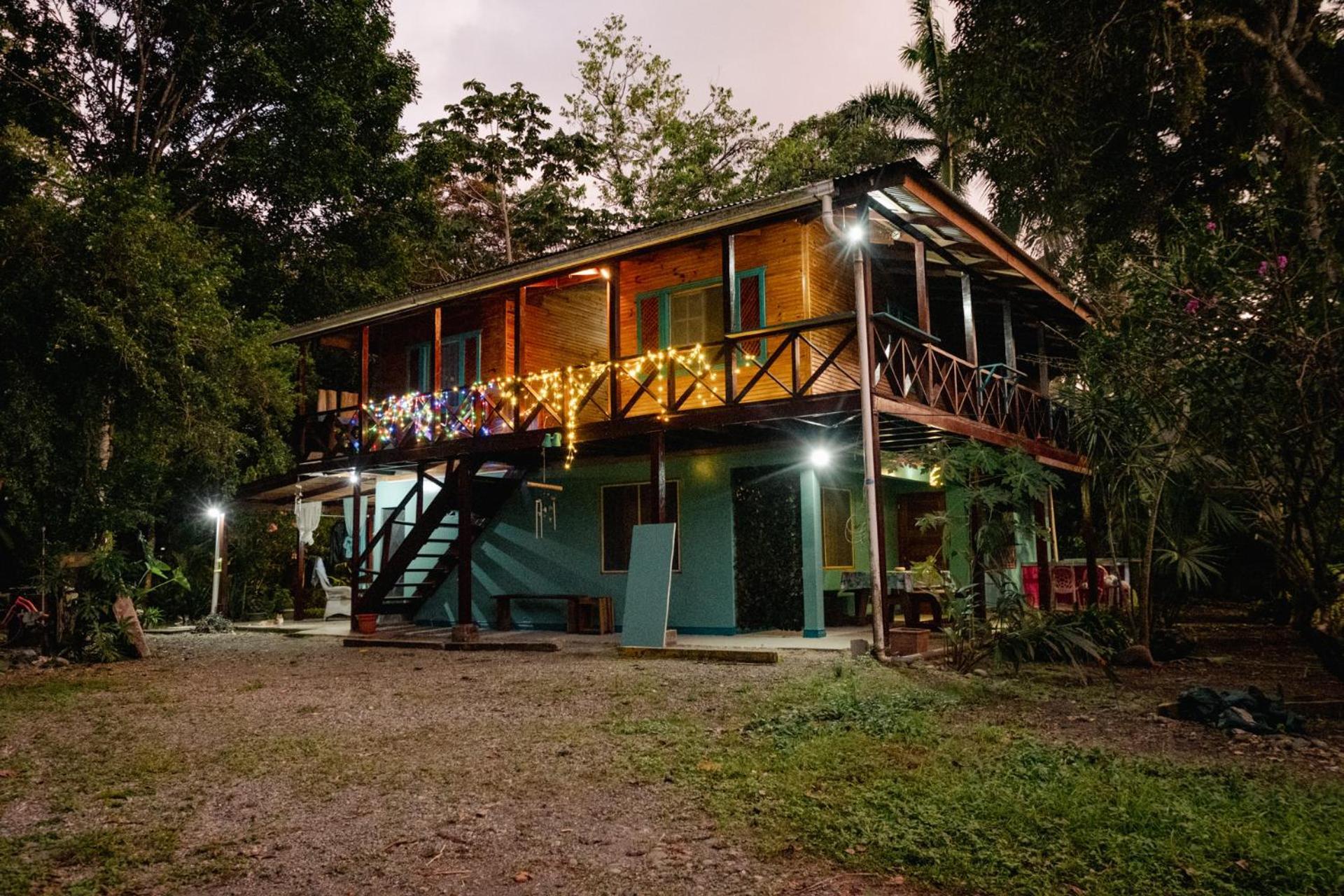 Hotel Casa Aldirica Cahuita Esterno foto